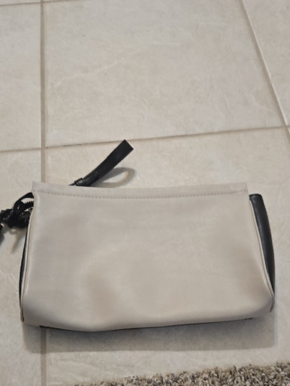 Coach Black and Cream Leather Wristlet Clutch NWT - Picture 5 of 5